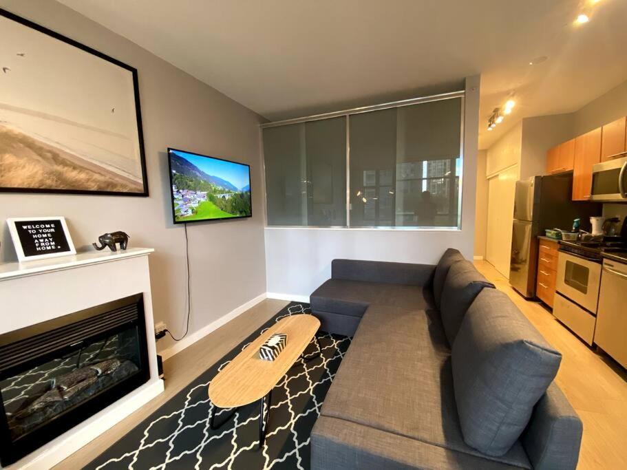 Entire Condo In Heart Of Downtown Vancouver Exteriör bild
